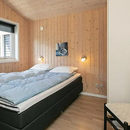 6 Person Holiday In Fan *