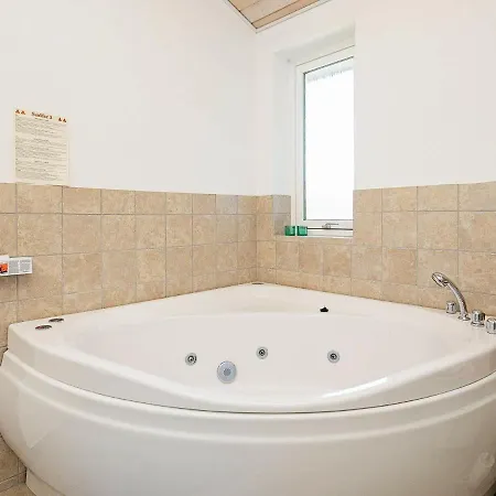 6 Person Holiday In Fan Fanø